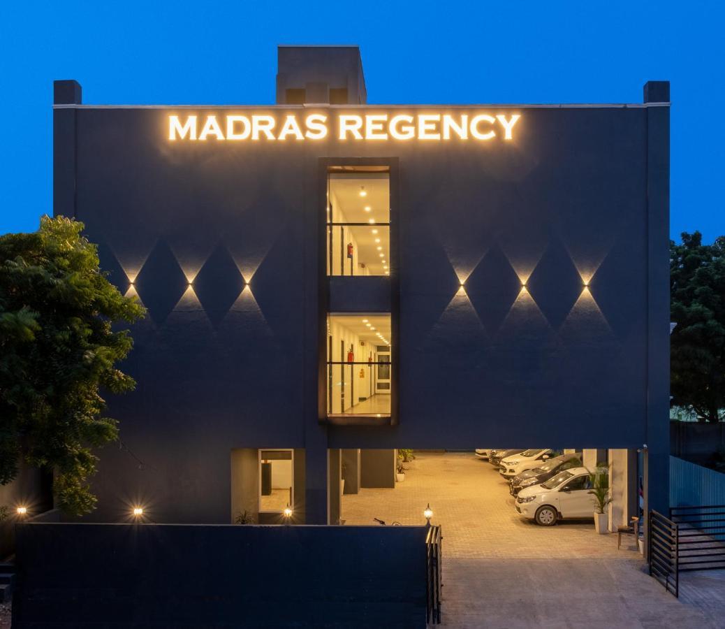 Madras Regency Hotel Kültér fotó